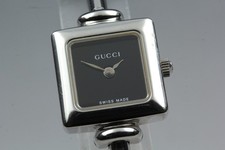 [Exc+5] Montre carrée femme