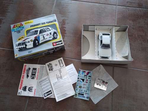Burago métal kit peugeot - 1/25,