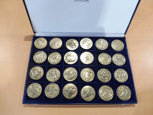 Superbe coffret medailles - coffret, 25