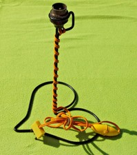 Ancienne lampe jaune et noire