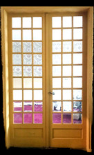 ensemble de deux portes de séparation à carreaux biseauté . XX siècle .