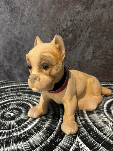 Chien tête branlante de - chien, à