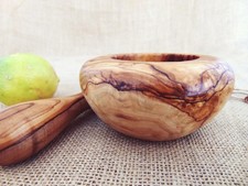 Mortier en bois d'olivier fait