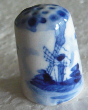 Dé à coudre de collection en porcelaine en bleu de Delft d'un moulin de Hollande