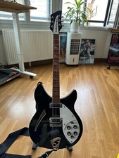 Rickenbaker 360 Vintage 1993 noir et blanche demi-caisse. (avec liseret blanc)