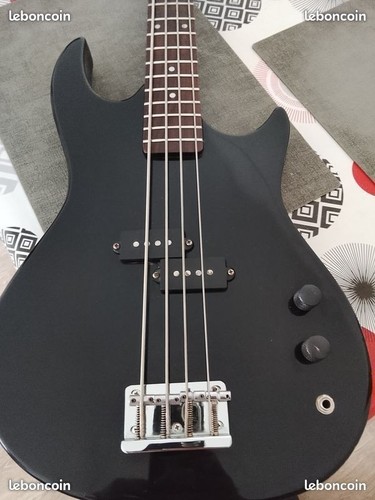 Guitare basse marque maison - marque,