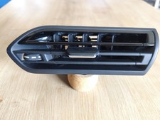 Grille Aérateur Droit C4