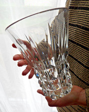 St LOUIS  Grand Vase signé circa 1960   H 25cm , Cristal 4.7 Kg