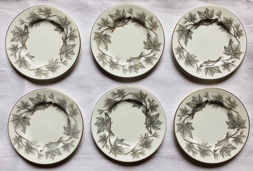Lot assiettes à - assiettes, pain