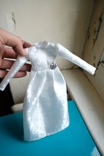 Jouet Accessoire Poupée Mannequin ROBE PRINCESSE motif et Médaille Polyester