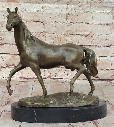 Sculpture cheval arabe - de,