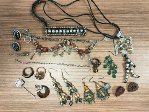 Lot bijoux breloque divers - bijoux,