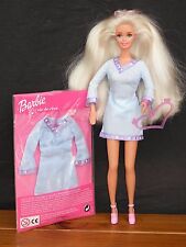 SUPERBE ROBE BLEU CIEL + LUNETTE ROSE NEUVE POUR POUPEE BARBIE