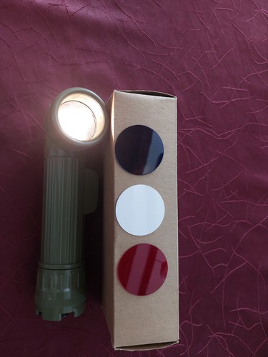 Lampe torche militaire armée - torche,