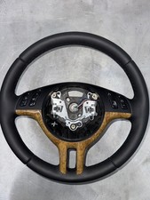 Volant cuir garniture bois