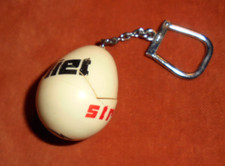 Porte-clés Keychain BOURBON BERLIET STRADAIR JOLI CAMION ROUGE Dans l'oeuf