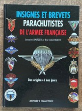 25 LIVRE Les insignes et