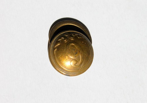 Rare bouton uniforme armée - rare,