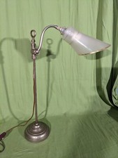 Lampe d'Horloger à tulipe Guariche début du siècle dernier en très bon état. 45