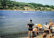 23 LE LAC D EGUZON LA LECON DE SKI NAUTIQUE A LA PLAGE DE FOUGERES