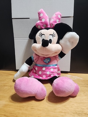 Minnie mouse plush - minnie,