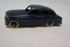 Dinky Toys Ford Vedette réf.24X 1/43è (id Corgi Solido Norev Politoys Mebetoys)