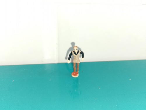 Polly pocket figurine - , doll