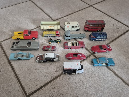 Lot ancienne petite voiture - lot,