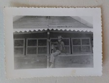 Homme torse nu en pantalon avec chapeau - Sexy - Photo originale 7 X 9,5 Cm .