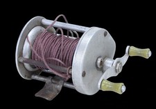 Ancien moulinet de pêche   (Réf#D-577)