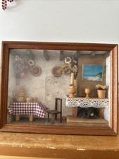 PETITE VITRINE DECORE MAIN SALLE À MANGER Décoratif