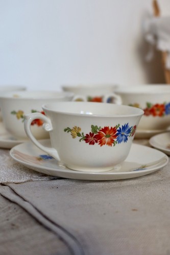 Tasses thé et sous - et,