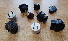 1 PRISE ANCIENNE BAKELITE AU