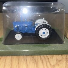 HACHETTE UNIVERSAL HOBBIES FORDSON SUPER DEXTA 1963 TRACTOR MODEL 1:43
