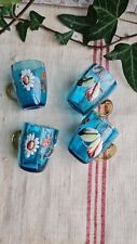4 ANCIENS PETITS VERRES BLEU