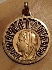Grande Médaille Religieuse Ancienne Metal Doré Vierge Gravée Lourdes Année 50