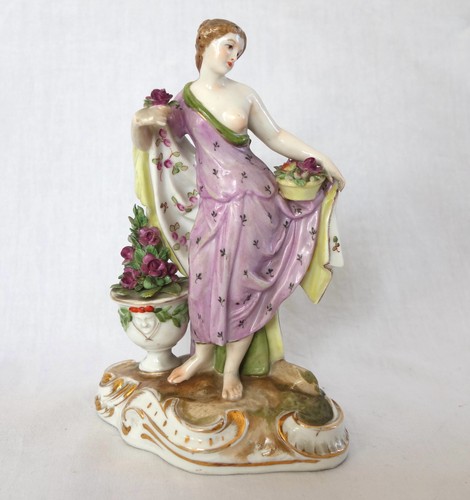 Statuette porcelaine - , de