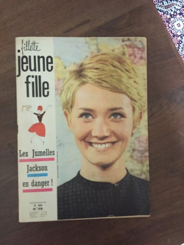 Revue fillette jeune - jeune, fille