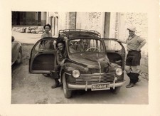 ANCIENNE PHOTOGRAPHIE AUTOMOBILE ANCIENNE FAMILLE HEURE DU DEPART RENAULT 4CV