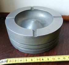 VIT2 - Cendrier en aluminium fabriqué dans un gros piston Design Industriel