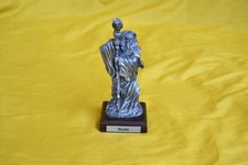 LES ETAINS DU GRAAL STATUE