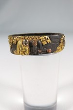 ANCIEN FUCHI VIROLE EN BRONZE DORE SIGNE PERSONNAGES JAPON XIX ème KATANA