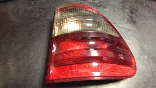 Feu arrière mercedes benz - feu, mercedes-benz