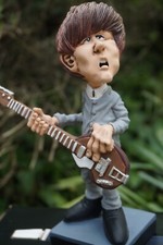 841.600 FIGURINE PAUL