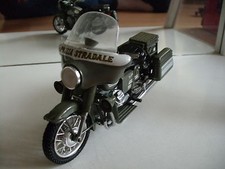Polistil Moto Guzzi Road Police en vert au 1:15