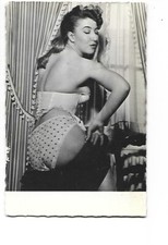 NU  - FEMME EN DESSOUS SEXY