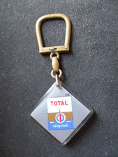 PORTE CLE (KEY RING)  BOURBON BIDON TOTAL STATION ZALACH ET ATLAS FES MAROC