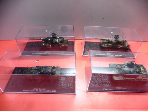 Lot de 4 chars - lot,