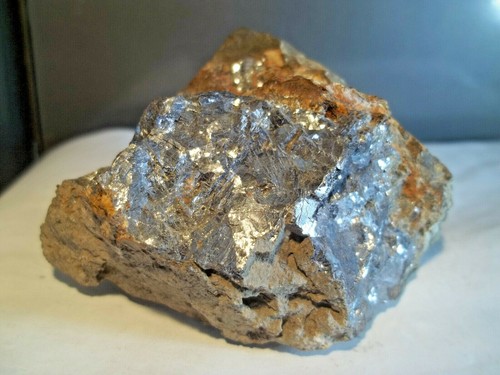 Minéraux skuttérudite sur - skuttÉrudite,