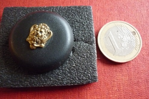 Bouton ancien plastique - bouton,